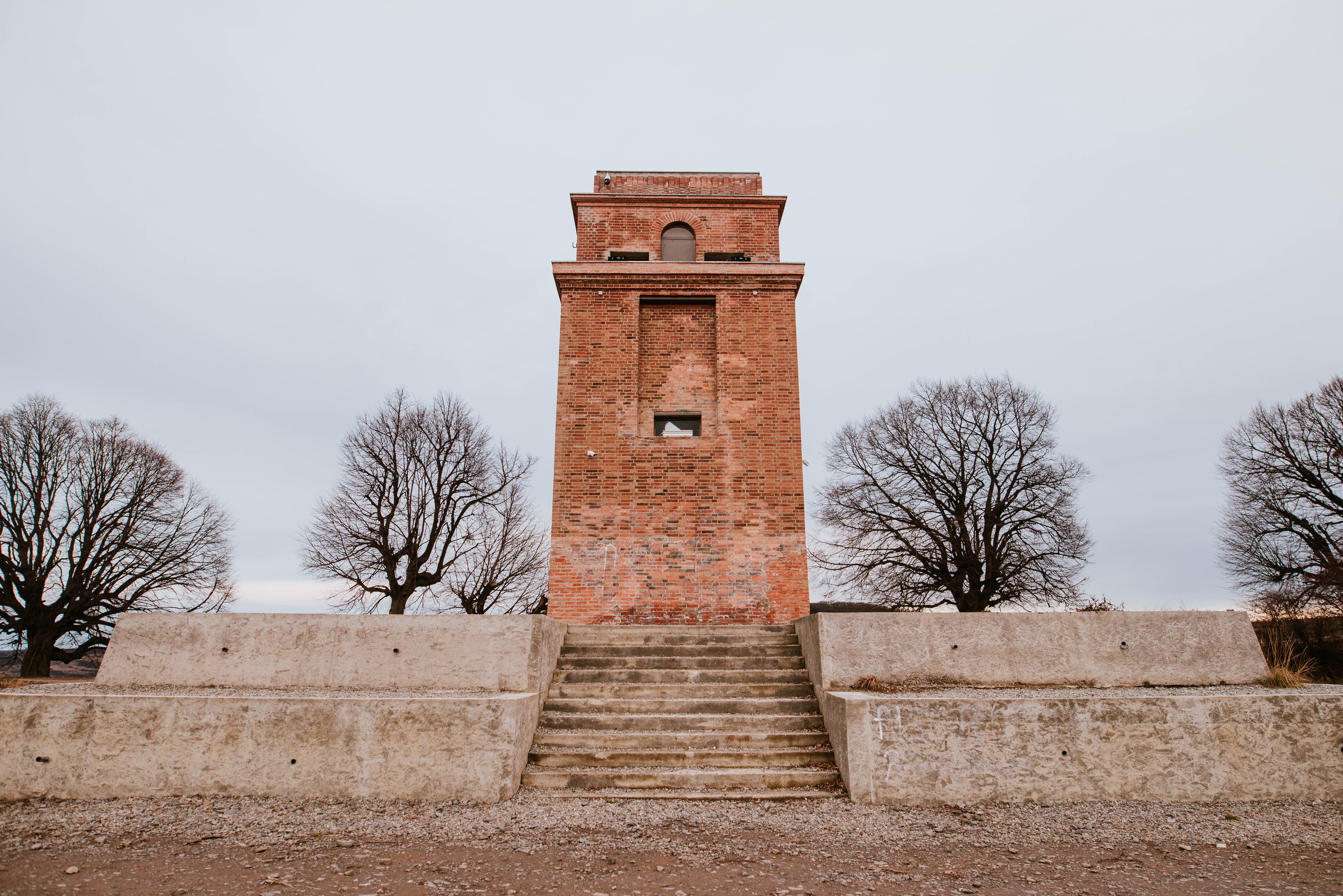Walking through GușterLand - The Memorial Tower