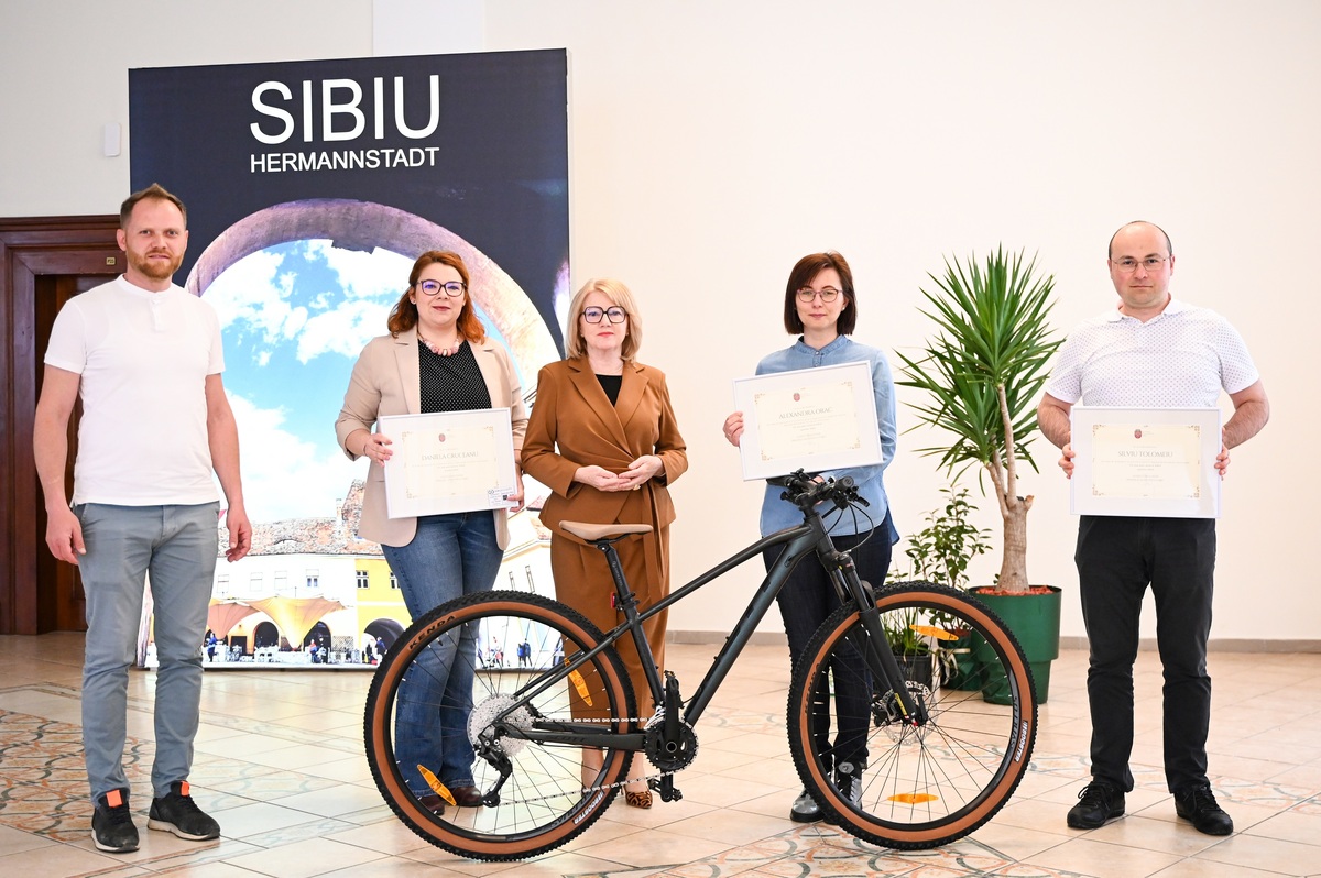 Câștigătorii concursului pentru denumirea noului parc al Sibiului – PARCUL BELVEDERE - au intrat în posesia premiilor