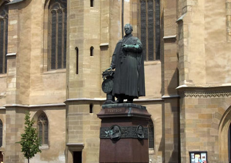 Statuia G. D. Teutsch 